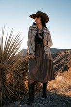 Load image into Gallery viewer, The Horse Shoe